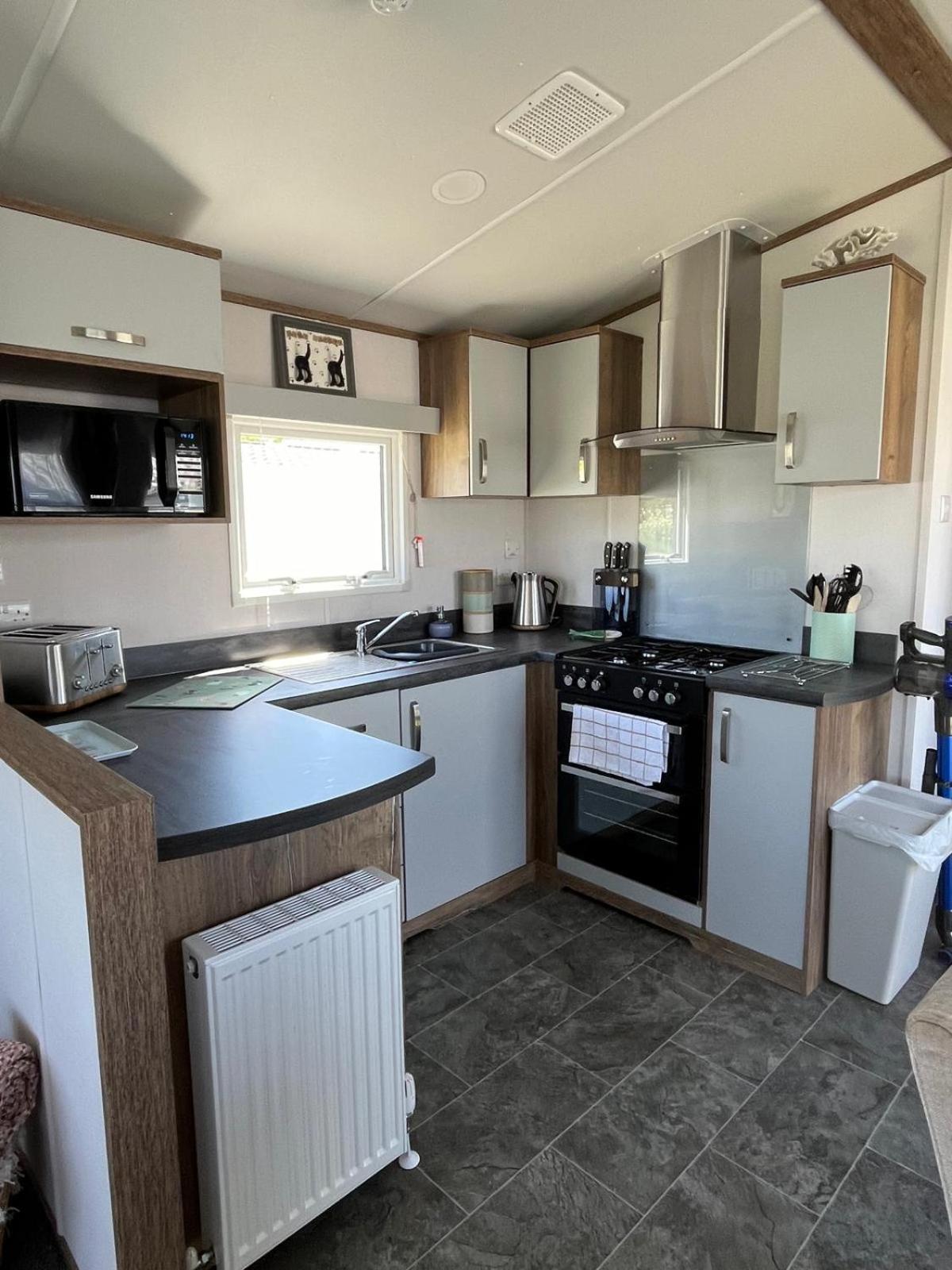 Visma Caravan Llanddwywe Extérieur photo