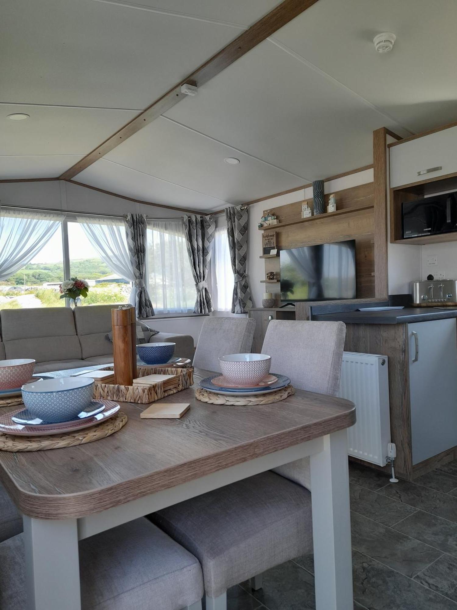 Visma Caravan Llanddwywe Extérieur photo