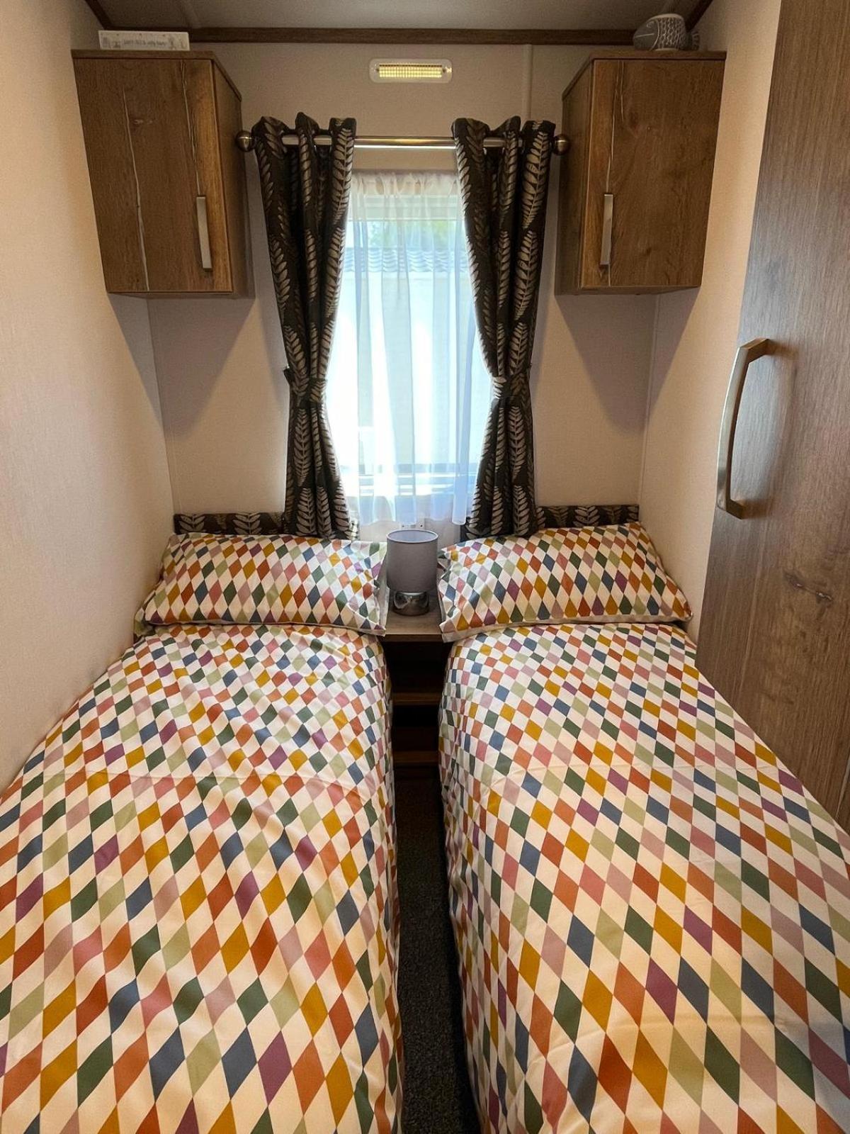 Visma Caravan Llanddwywe Extérieur photo